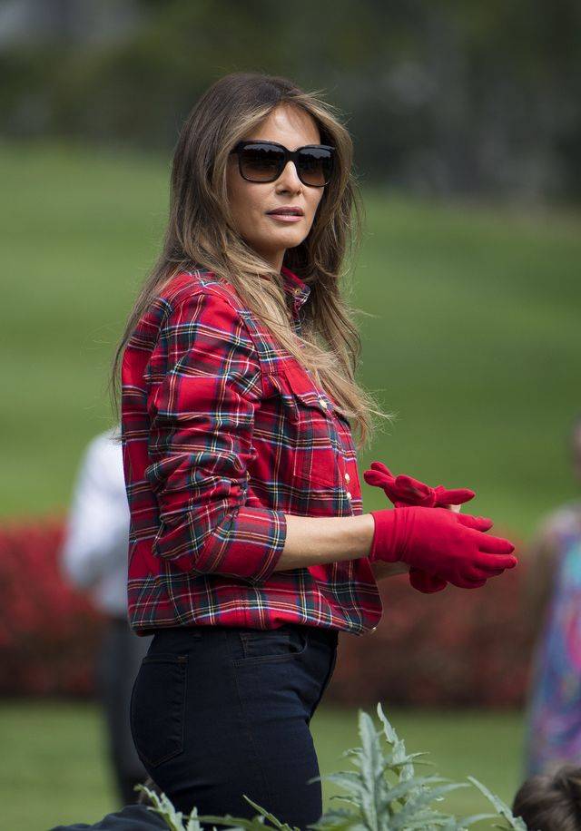Melania Trump pracuje w ogrodzie, a wszyscy patrzą na jej BUTY