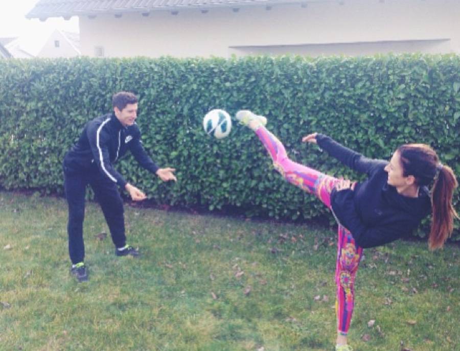 Przedarliśmy się przez 8 TYSIĘCY zdjęć i dotarliśmy do początków Instagrama Lewandowskiej (DUŻO ZDJĘĆ)