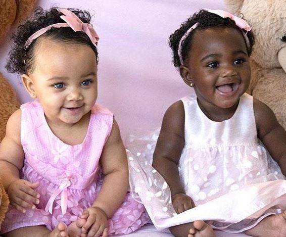 Te bliźniaczki są gwiazdami na Instagramie. Wszystko przez JEDEN szczegół