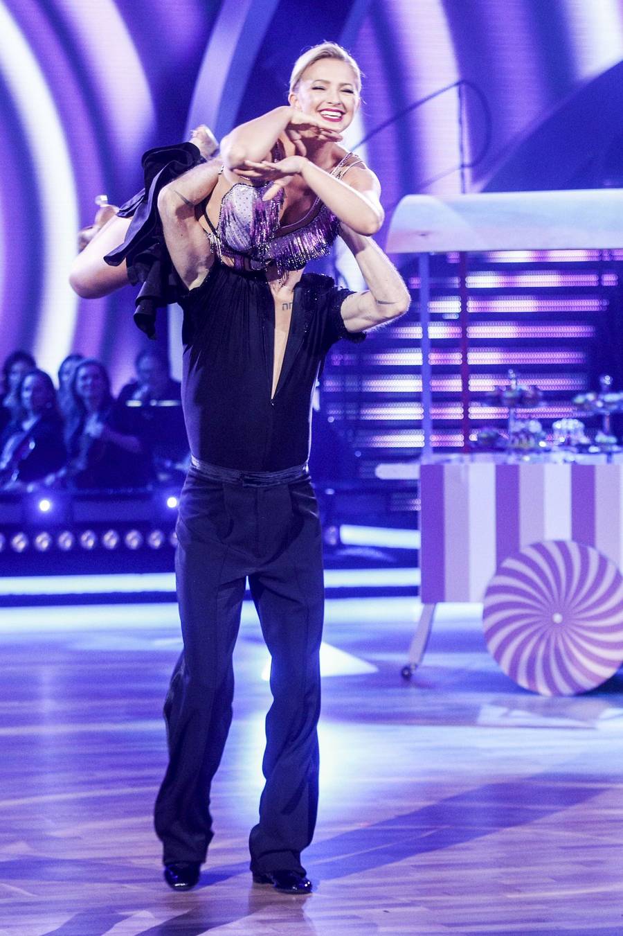 Baśka PETARDA! Kurdej-Szatan na GORĄCYCH zdjęciach w Tańcu z gwiazdami