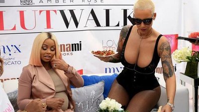 OMG! Blac Chyna i Amber Rose na festiwalu… p*nd (FOTO)