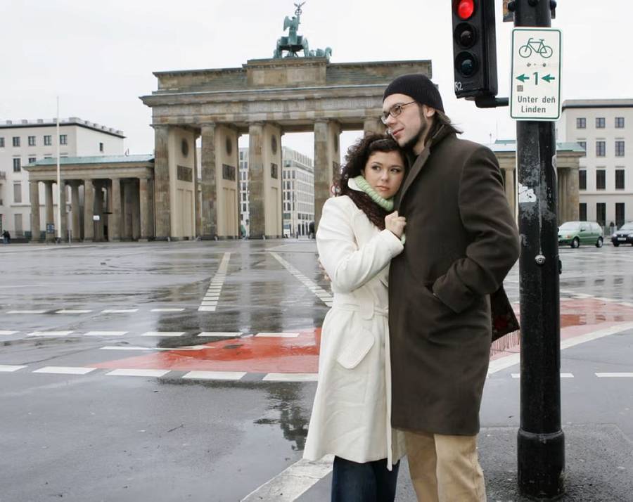 To on był pierwszym chłopakiem Kasi Cichopek! Dla niego chciała wyjechać z kraju, ale wkrótce poznała Hakiela