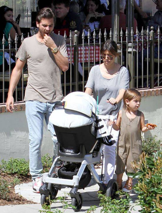 Kourtney Kardashian z rodziną na obiedzie