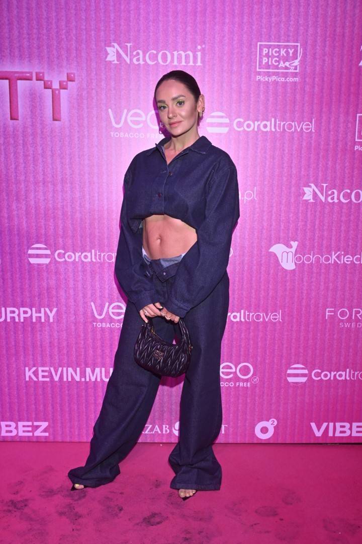 ZATRZĘSIENIE gwiazd na Pudelek Pink Party: Hakiel, Krupa, Hyży, Kaczorowska, Wiśniewska, Węgrowska…