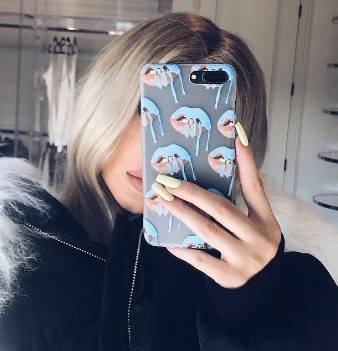 Kylie Jenner bardzo boi się o twarz swojego dziecka!