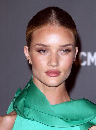 rosie-huntington-whiteley-R1