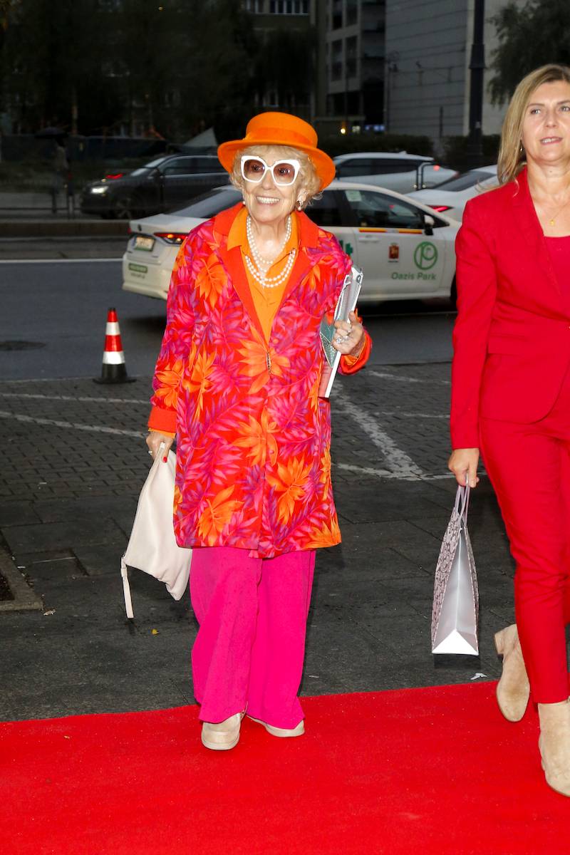 Premiera spektaklu “Gra w randki”. Barbara Bursztynowicz z “Klanu”, Lucyna Malec, Katarzyna Glinka…