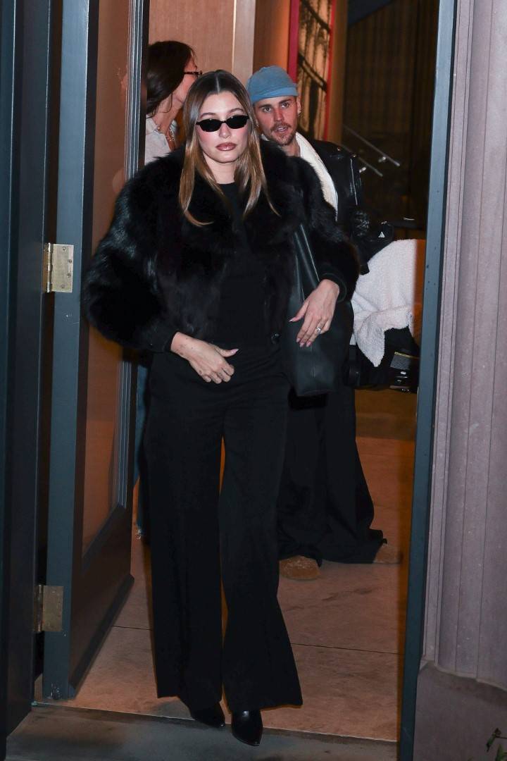 Bieberowie pierwszy raz widziani z dzieckiem na mieście! Internauci zbulwersowani tym, co ich spotkało