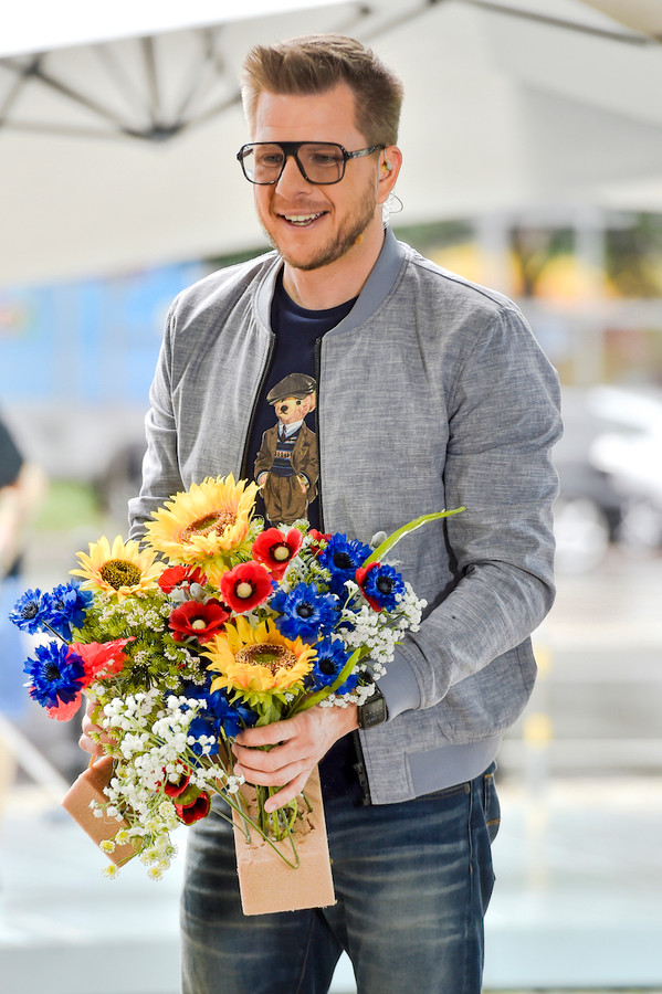 Powinien teraz zająć się rodziną, a karierę medialną odstawić na bok