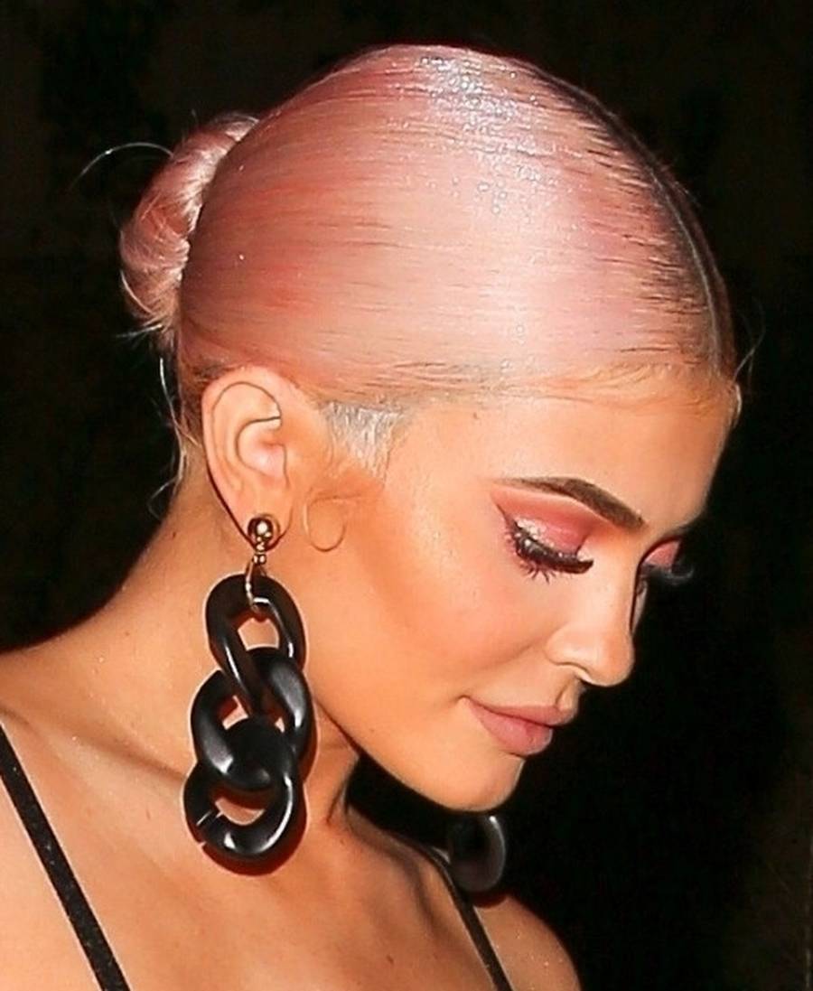 Kylie Jenner z szałową torebką w kształcie SZMINKI