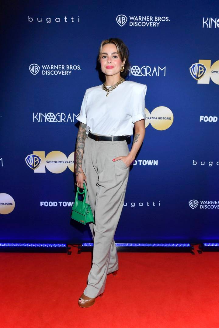 100-lecie Warner Bros. Discovery: Radosna Julia Wieniawa z popcornem, czarnowłosa Anna Maria Sieklucka, Małgorzata Foremniak