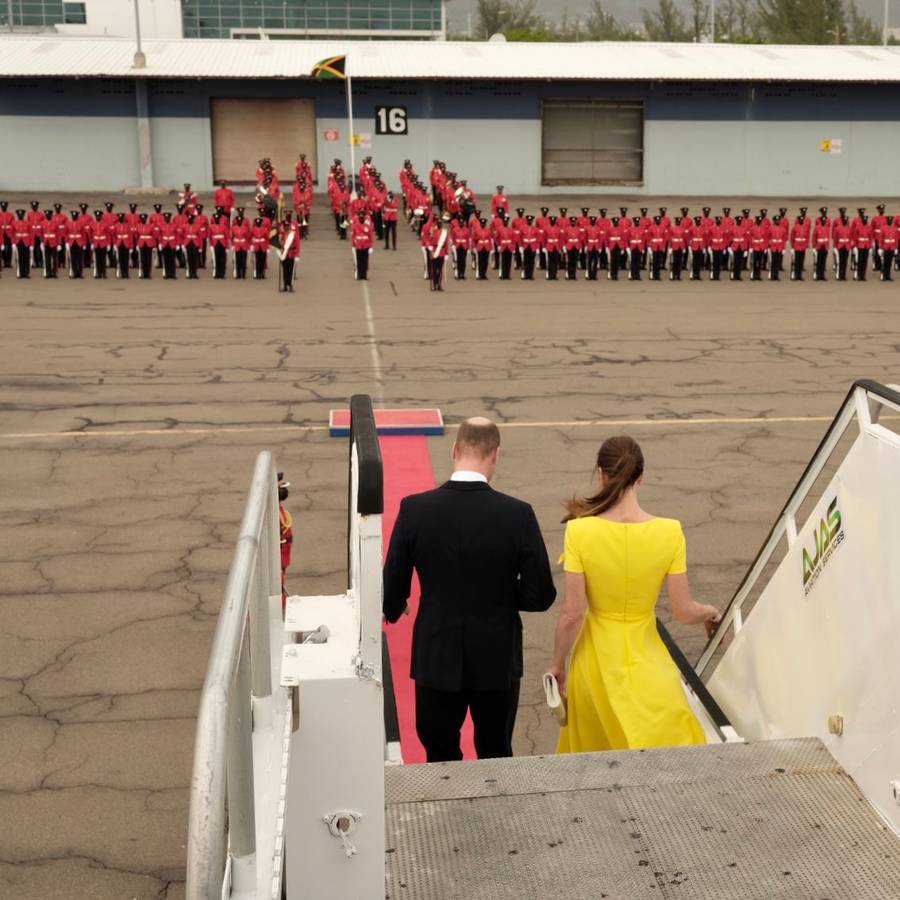 Wizyta księcia Williama i księżnej Kate na Jamajce - powitały ich PROTESTY!