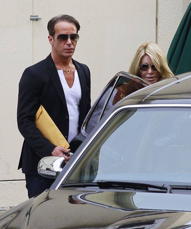 76-letnia KOBIETA KOT zaręczyła się!