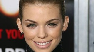 AnnaLynne McCord lubi sobie powąchać