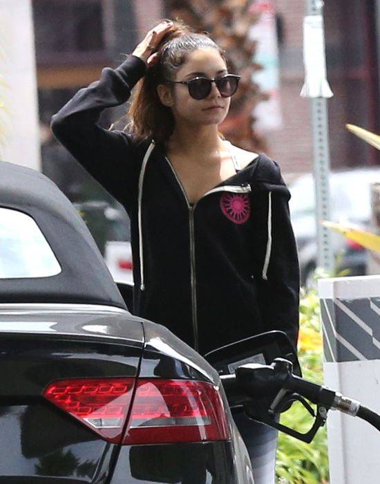 Vanessa Hudgens na stacji benzynowej