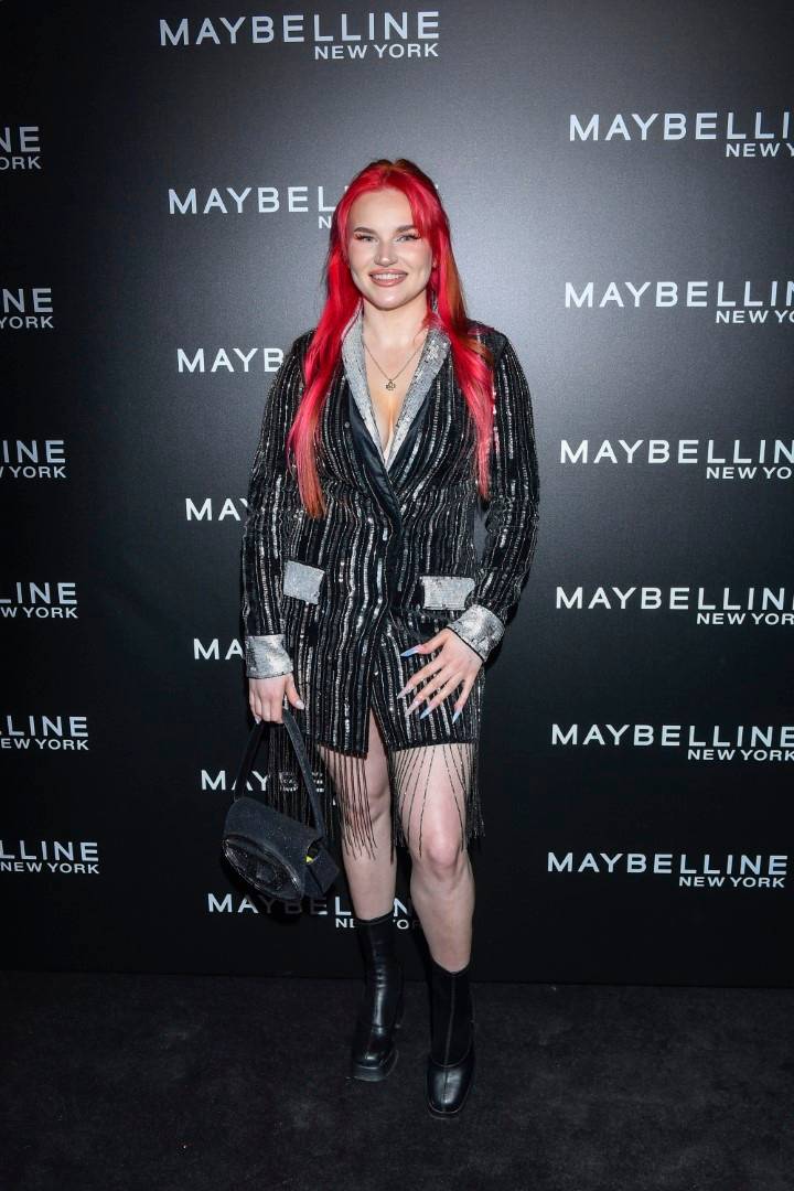 Wysyp celebrytek na evencie Maybelline! Wersow, Stępień, Pisarek, Halejcio, Bieniuk…  (ZDJĘCIA)