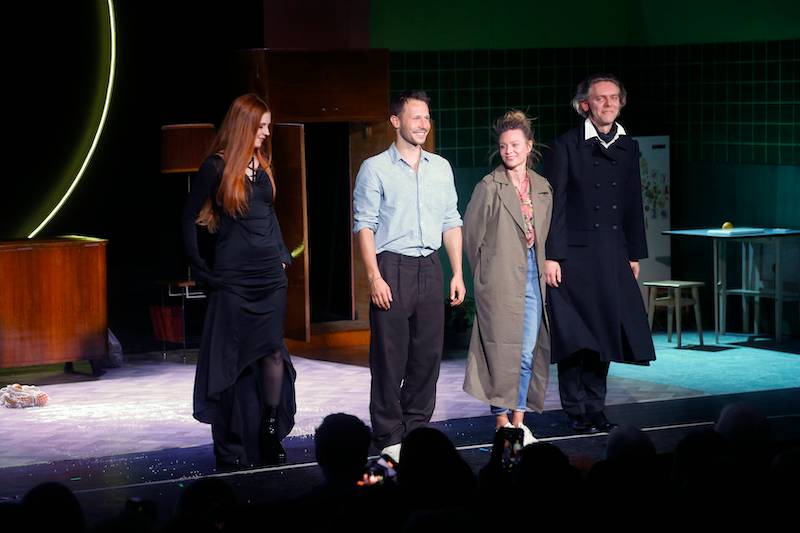 Boczarska i Banasiuk debiutują razem na scenie. Na premierze Olga Bołądź z mężem…