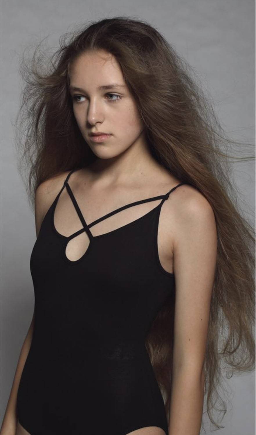 SZOK! Tak wyglądały pierwsze posty NATURALNEJ Caroline Derpieński! Plejada gwiazd, pokazy, sesje zdjęciowe (FOTO)