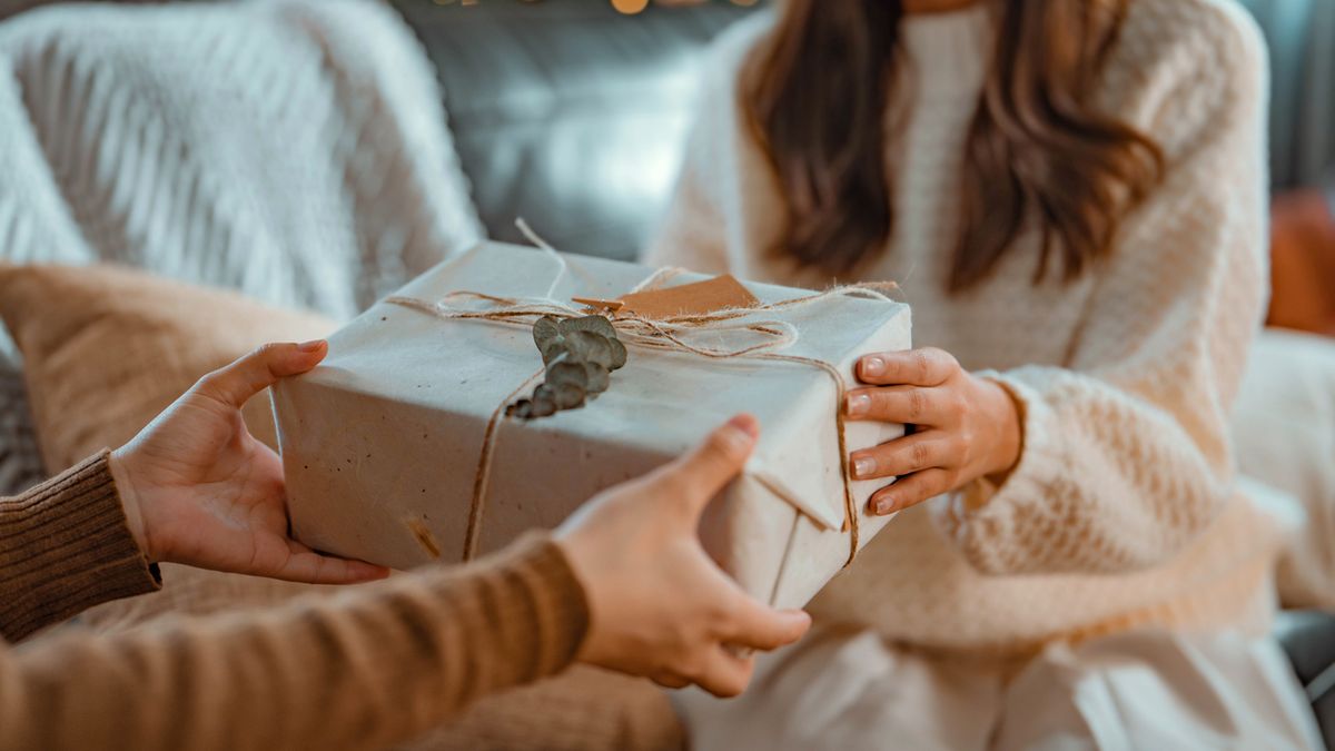 Świąteczny prezentownik 2024 – nowoczesne inspiracje dla niej!