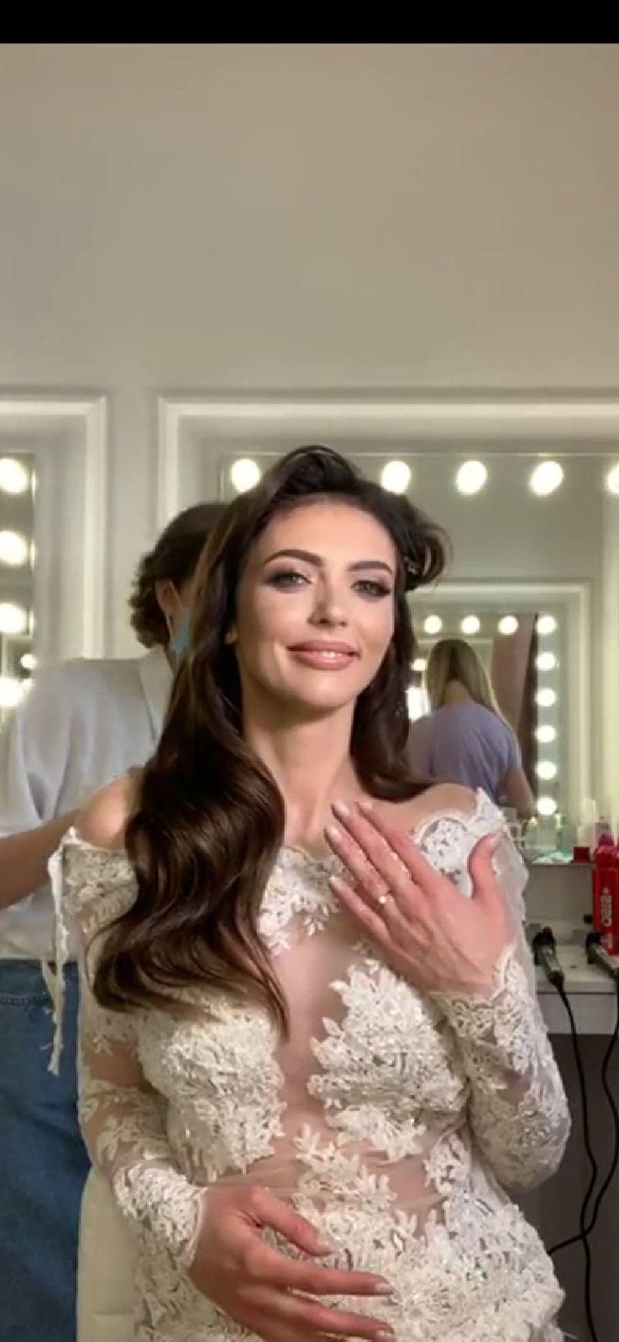 Marcela Leszczak w sukni ślubnej