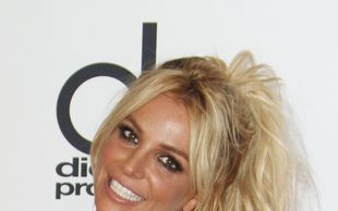 Gdy Britney Spears bawi się w swatkę, skutek jest marny