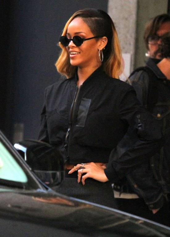 Rihanna w ulicznej stylizacji