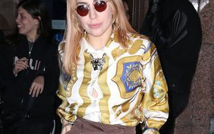 Niech Was nie zmyli jej normalny strój! (FOTO)