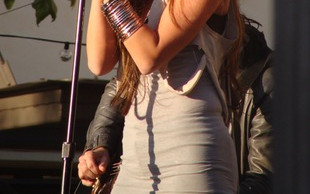 Miley Cyrus chce, by traktować ją jak dorosłą (FOTO)