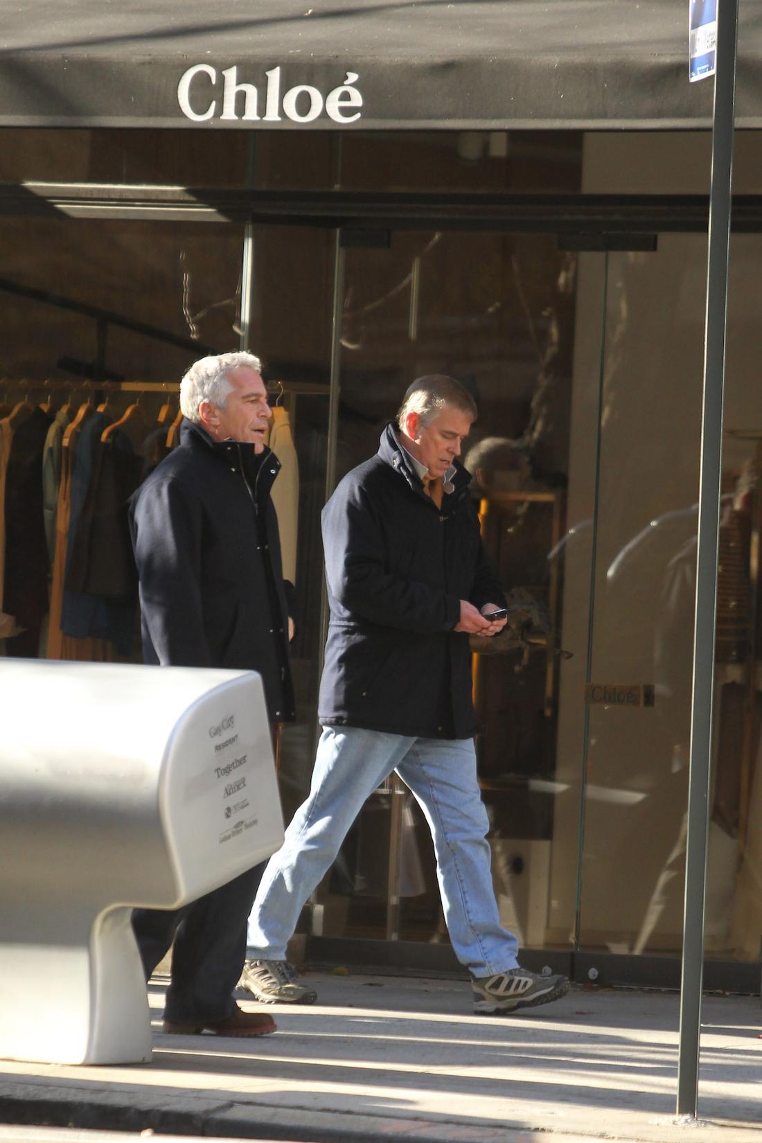 Książę Andrzej przyłapany na spotkaniu z przyjacielem pedofilem - Jeffreyem Epsteinem.