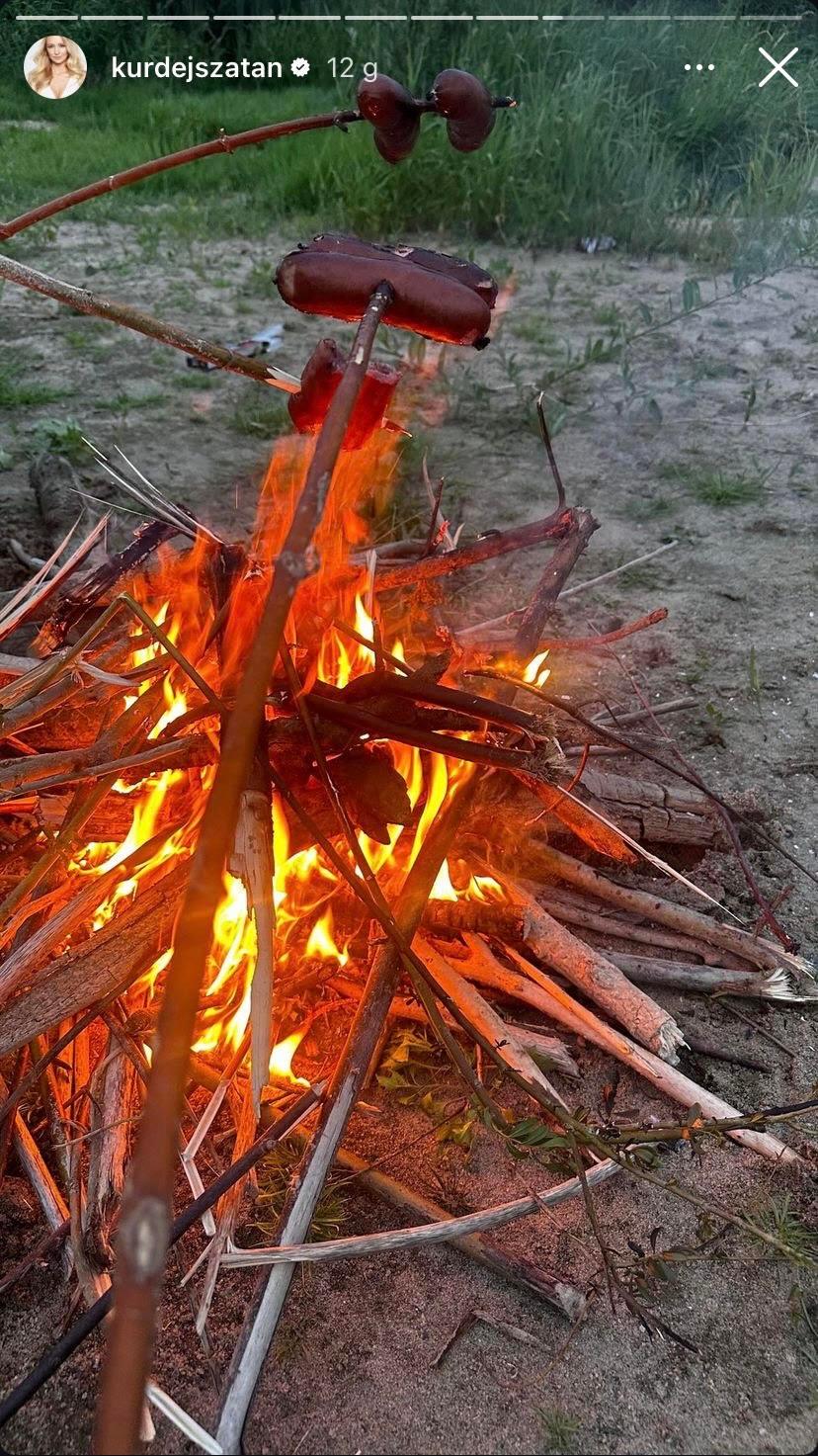 Barbara Kurdej-Szatan robi kiełbaski z rodziną