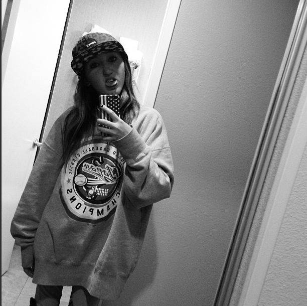 Noah Cyrus – siostra Miley Cyrus, na Instagramie