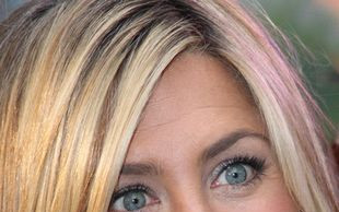 Mama Jennifer Aniston jest w stanie krytycznym