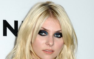 Taylor Momsen jak młoda Madonna (FOTO)