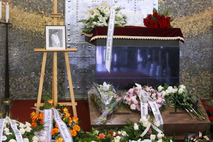 Przyjaciele pożegnali dzisiaj Magdalenę Cwen-Hanuszkiewicz: Beata Kawka, Daniel Olbrychski z żoną…