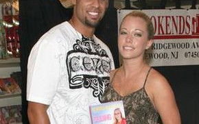 Kendra Wilkinson razem z mężem promuje swoją książkę (FOTO)