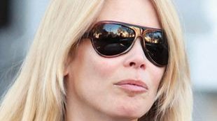Claudia Schiffer wybieg zamieniła na ulicę (FOTO)