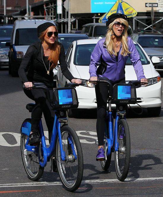 Najbardziej ŻENUJĄCE matki w Hollywood