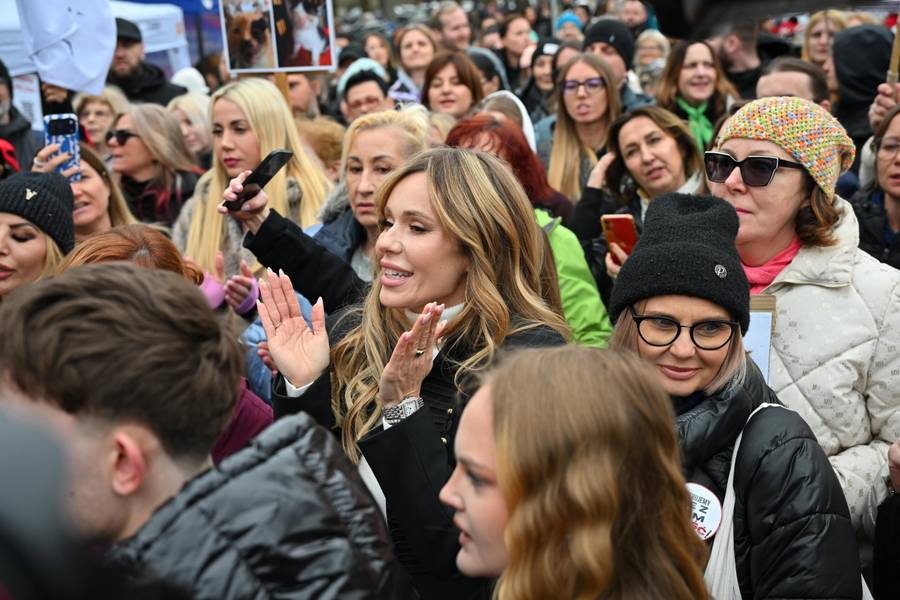 Gwiazdy na proteście w obronie praw zwierząt: Herbuś, Doda, Młynarska…