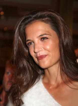 katie-holmes-g-R1