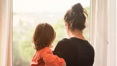 Matka PORZUCIŁA swoje dzieci. “Weźcie je sobie”