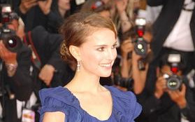 Natalie Portman żałuje rozbieranych scen