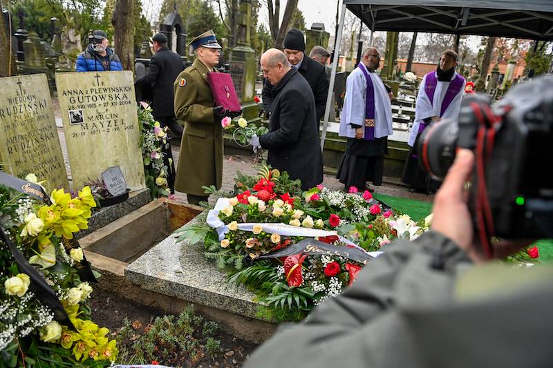 Pogrzeb Zofii Merle. Smutny widok na Powązkach (ZDJĘCIA)