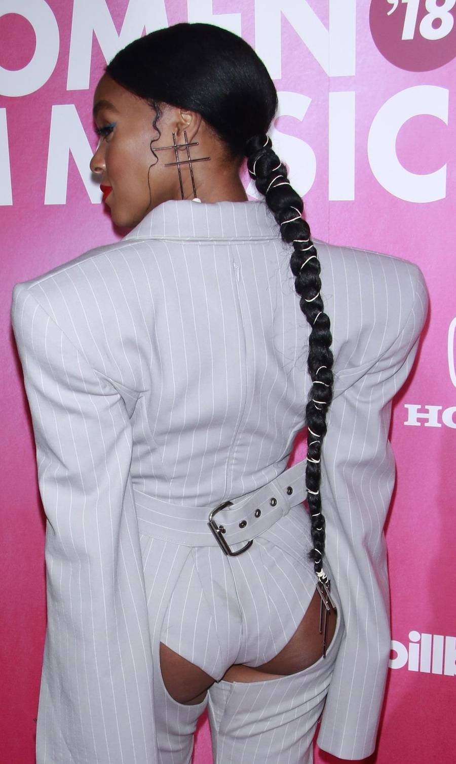 Czy to była NAJGORSZA kreacja gali Billboard Women in Music 2018?