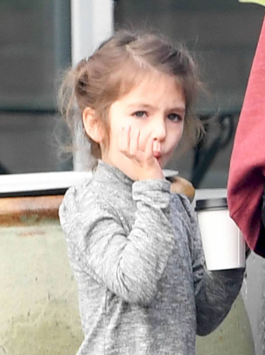 Mila Kunis i Ashton Kutcher na kawie z dziećmi