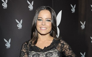 Anna Mucha pod krzyżem na Krakowskim Przedmieściu (FOTO)