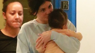 Kylie Jenner wraca z zakupów ze Stormi na rękach