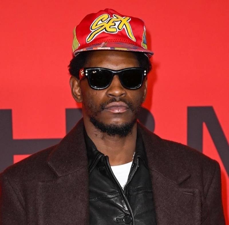 Romeo Beckham zadebiutował na London Fashion Week. W pierwszym rzędzie jego EX