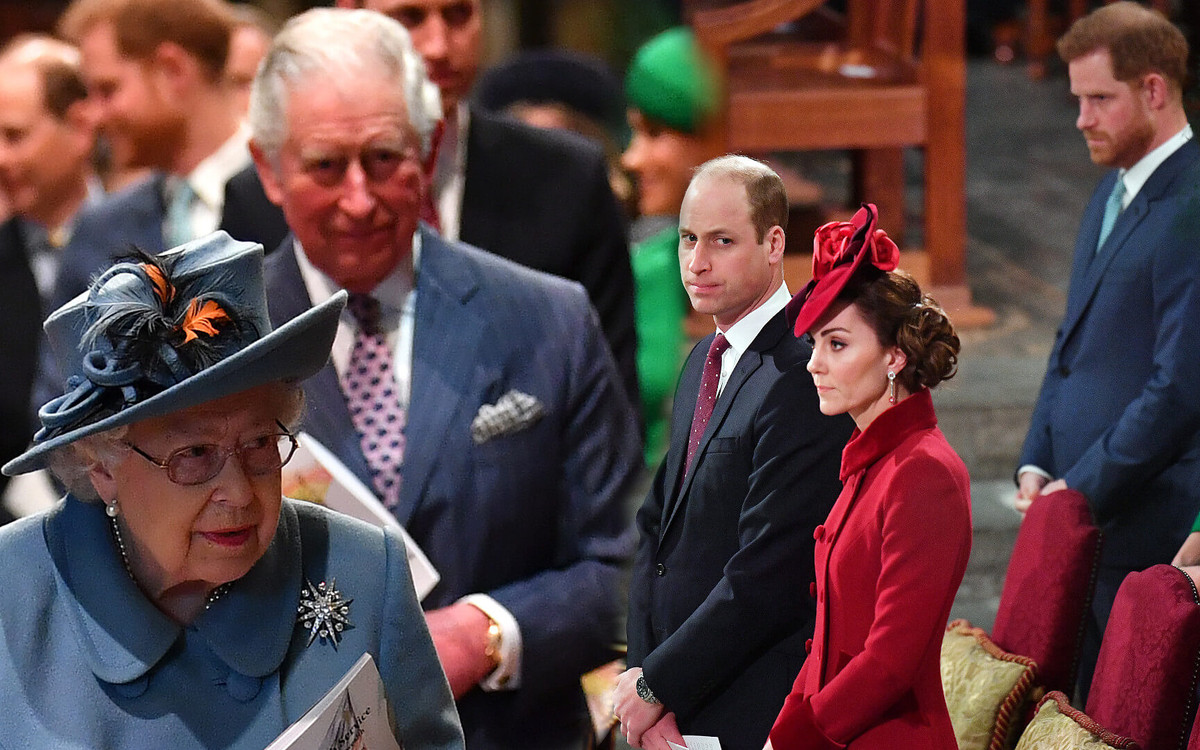 Książę Karol ma koronawirusa. Czy mógł zarazić swoje dzieci i wnuki?