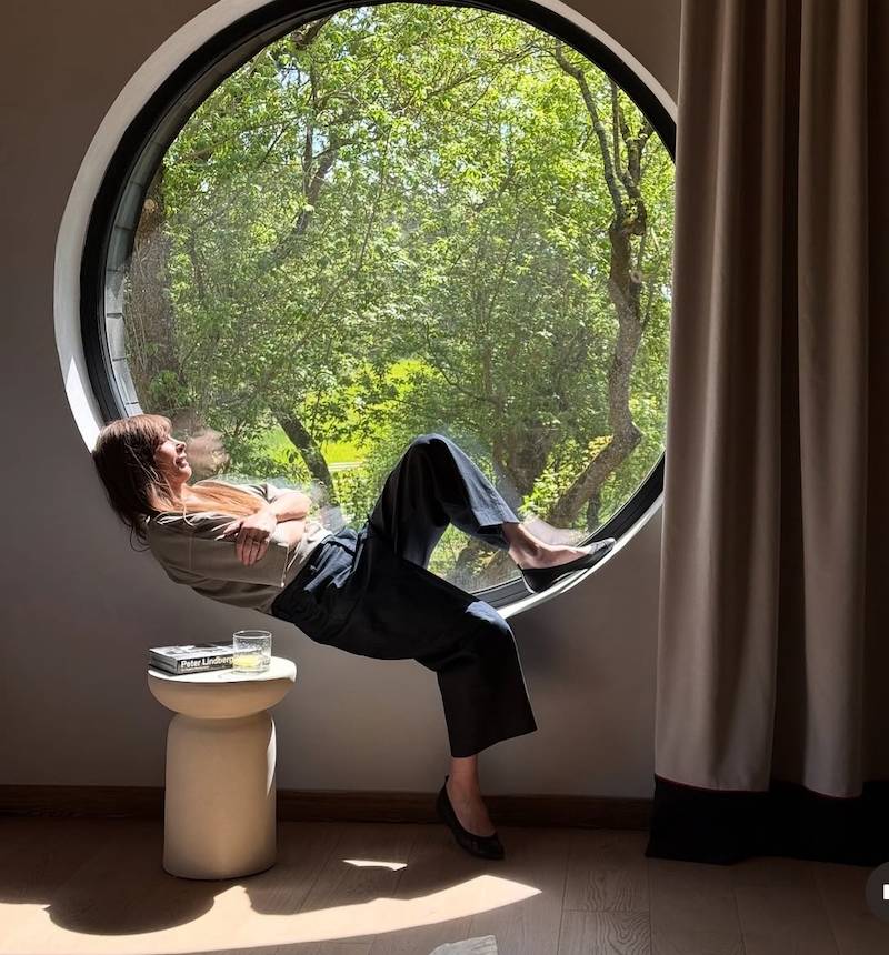 Agnieszka Dygant urządziła dom w lesie. Te okna i surowe wnętrza robią wrażenie! (FOTO)