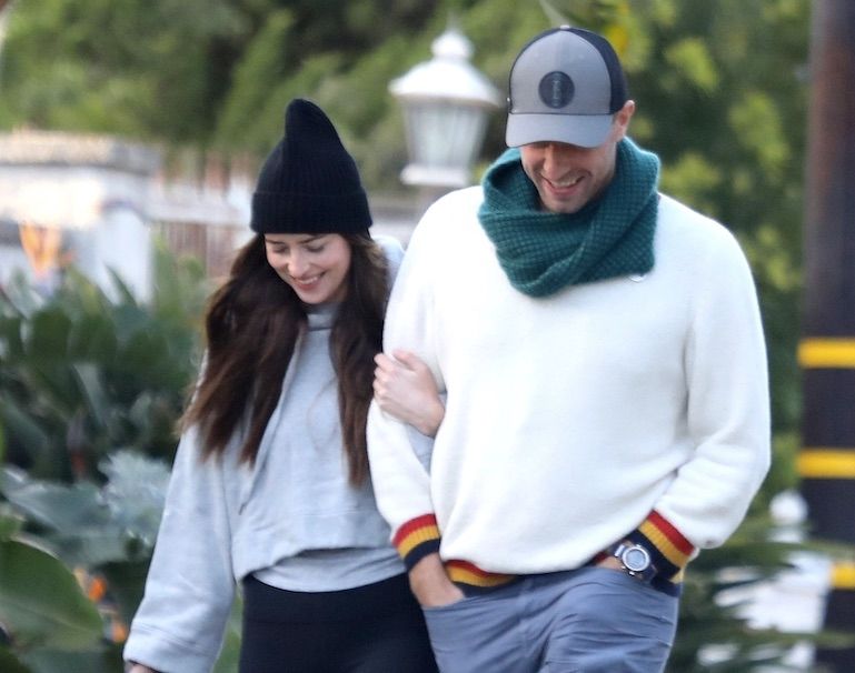 dakota johnson chris martin
